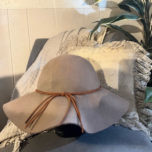 D&Y Classic Wool Light Brown Floppy Hat - Picture 1 of 4